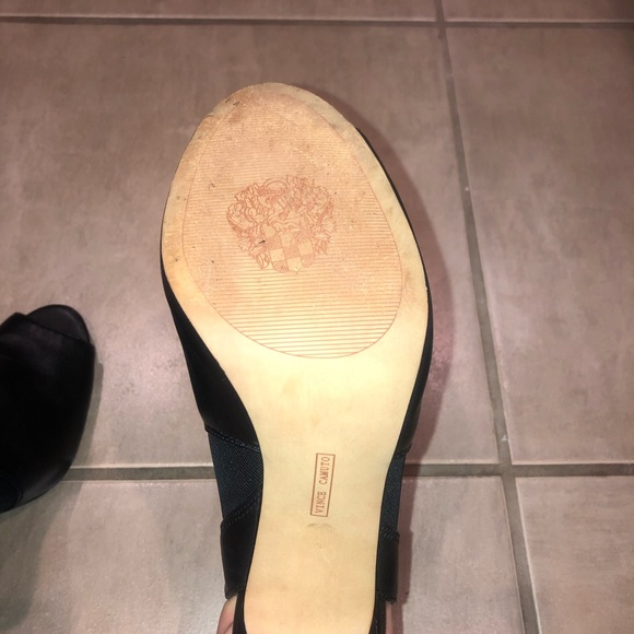 Vince Camuto blk open toe, open heel booties 9M - Picture 4 of 4